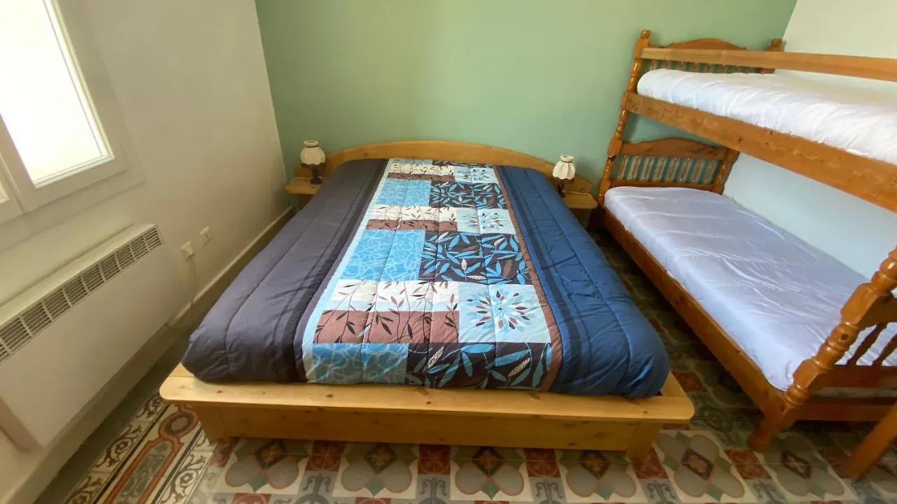 Appartement Dans Grande Maison Prive Climatise Ollioules 0*,  France